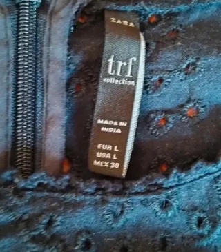 Blusa crop top azul marino flores