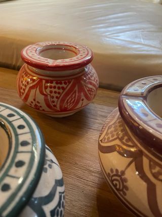 Cenicero artesanal de cerámica