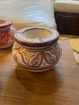 Cenicero artesanal de cerámica