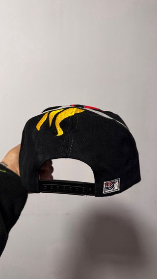 Gorra Miami Heat Negra y Roja vendo o Canbio