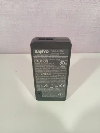 Cargador Sanyo VAR-L20NI