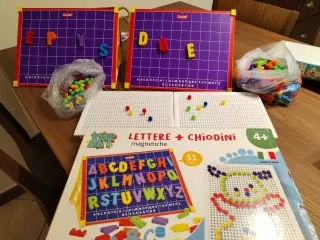 Giochi Chiodini e Lettere Magnetiche Boom Art
