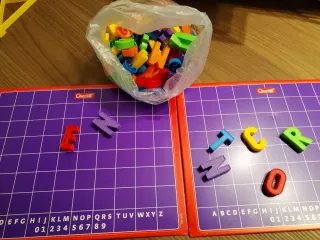 Giochi Chiodini e Lettere Magnetiche Boom Art