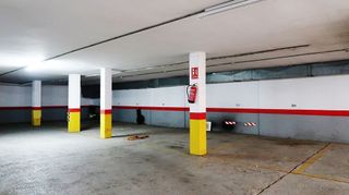 Garaje en venta en El Castell-Poble Vell en Castelldefels