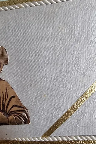 Caja antigua Cristo metal y relieve