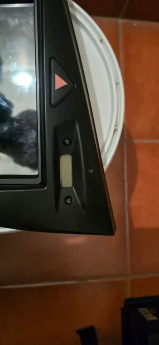 Pantalla Ford Focus MK1 con marco