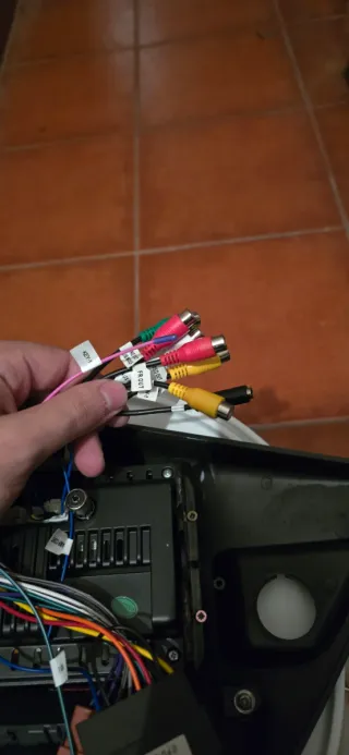 Pantalla Ford Focus MK1 con marco