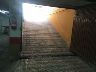 Garaje en alquiler en La Buhaira en Sevilla