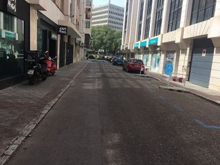 Garaje en alquiler en La Buhaira en Sevilla