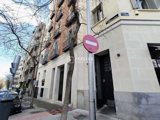 Piso en alquiler en Almagro en Madrid