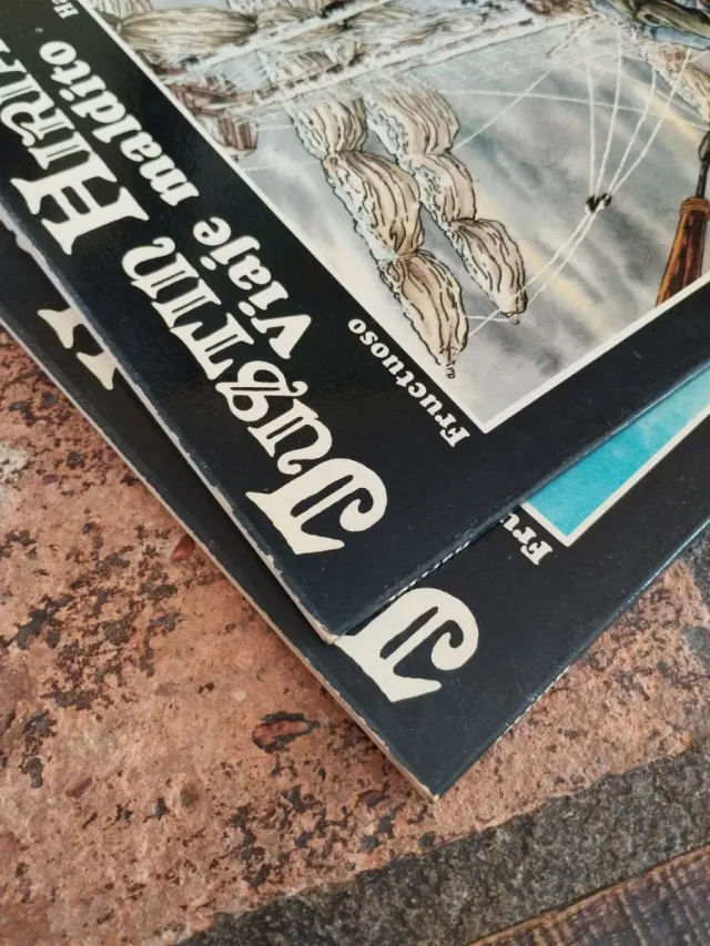 JUSTIN HIRIART NUM. 1 y 2