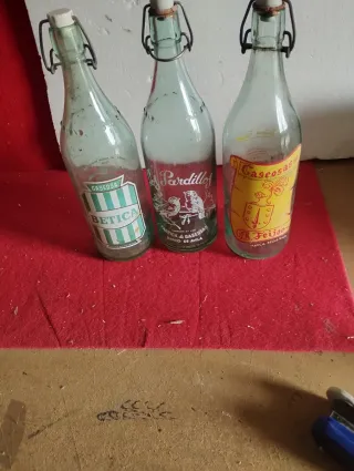 3 Vecchie Bottiglie di Gassosa