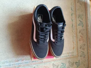 Zapatillas Vans Negras y Marrones