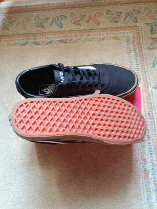 Zapatillas Vans Negras y Marrones