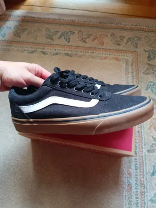 Zapatillas Vans Negras y Marrones