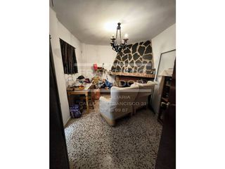 Casa adosada en venta en Lucena