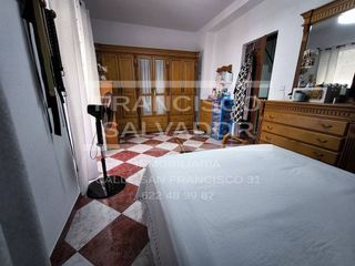 Casa adosada en venta en Lucena
