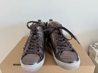 Sneakers altas metalizadas con tachuelas Scalpers