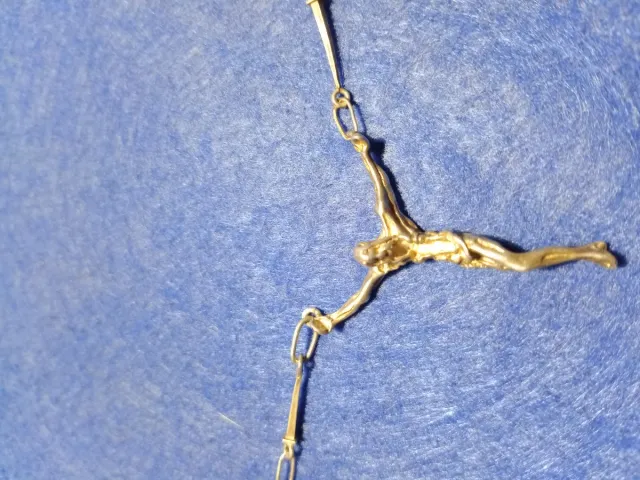 Collar con Cristo en Plata maciza