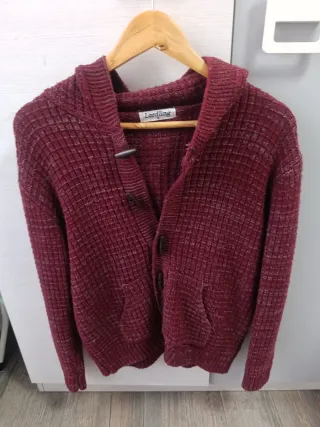 Chaqueta de punto con capucha y botones