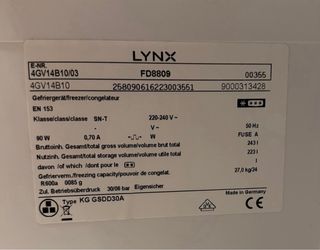 Congelador vertical Lynx.