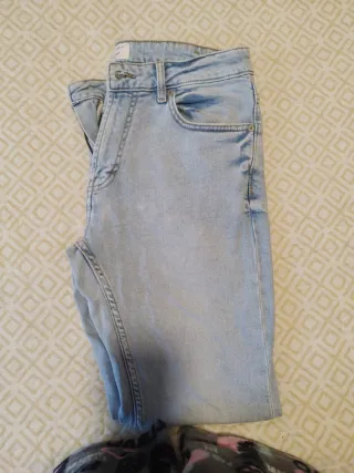 Vaqueros Pull&Bear hombre azul claro