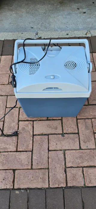 Nevera Portátil Mobicool 12V/220V.