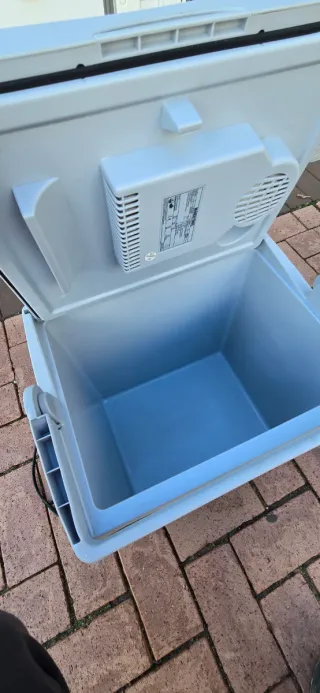 Nevera Portátil Mobicool 12V/220V.