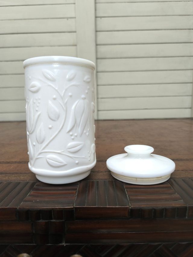 Flacone opalescente con coperchio