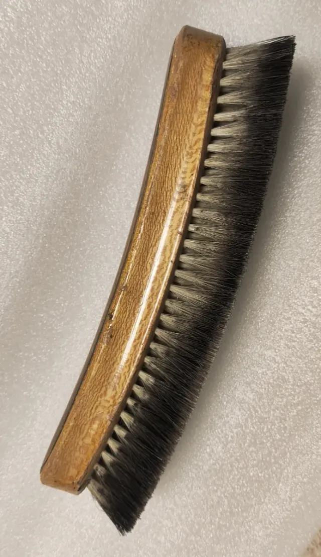 SPAZZOLA DI LEGNO per vestiti