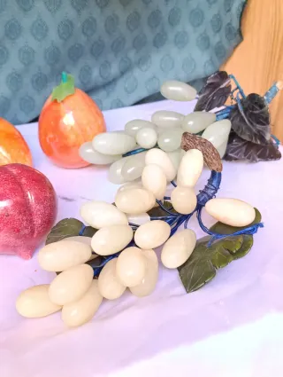 Centro de mesa cristal con frutas de piedra