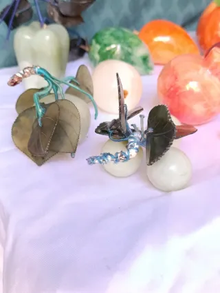 Centro de mesa cristal con frutas de piedra