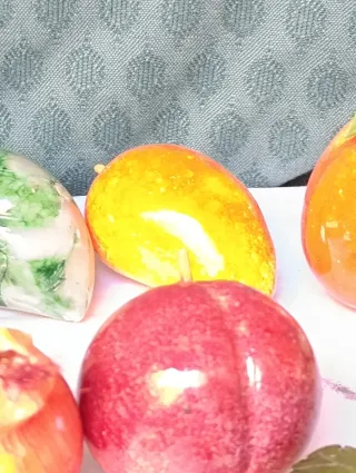 Centro de mesa cristal con frutas de piedra