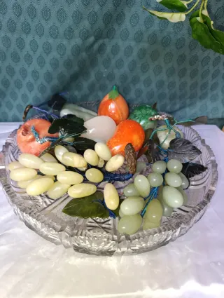 Centro de mesa cristal con frutas de piedra