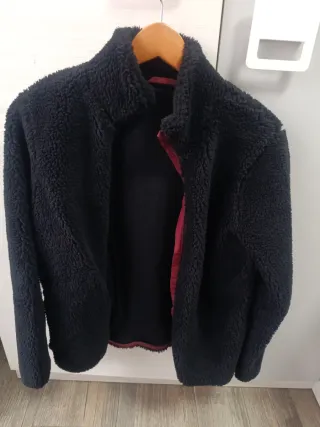 Polar mujer negro y rojo