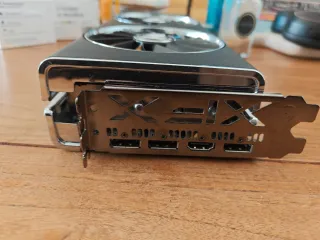 Tarjeta Gráfica XFX RX 5700 XT