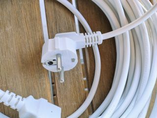 Cavo di alimentazione bianco da 15m nuovo