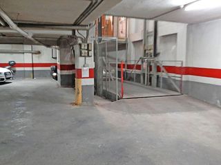 Garaje en venta en Mercado en Alicante