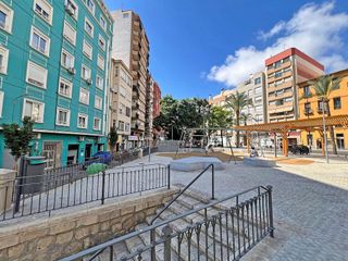 Garaje en venta en Mercado en Alicante