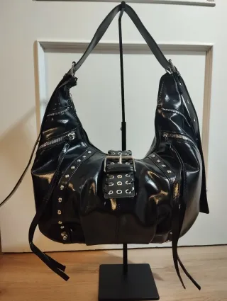 Bolso Negro Charol con Tachuelas