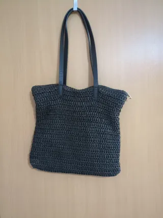 Bolso de rafia negro