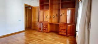 Chalet en alquiler en Paseo de los Puentes - Santa Margarita en Coruña (A)