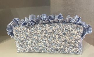 Estuche hecho a mano con volante