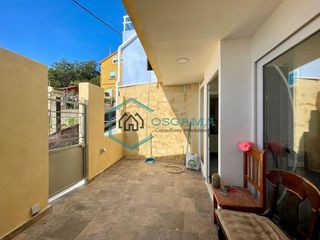 Casa adosada en venta en Lavadores en Vigo