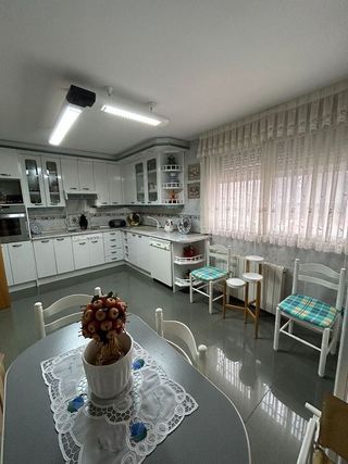 Casa adosada en venta en Velilla de San Antonio