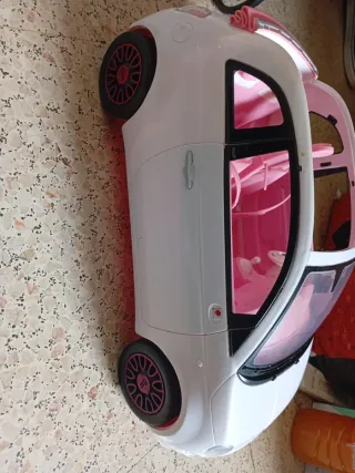 Coche Barbie Fiat 500 Blanco y muñecas barbie