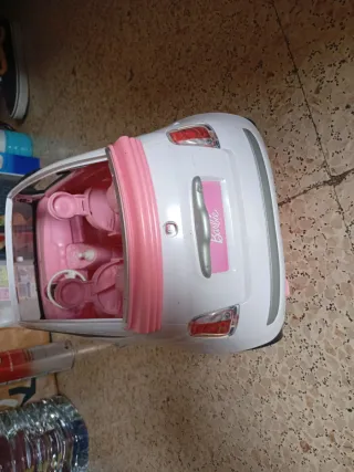 Coche Barbie Fiat 500 Blanco y muñecas barbie