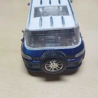 Coche de juguete Hot Racing azul y blanco