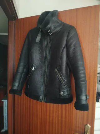 Cazadora negra borreguito interior