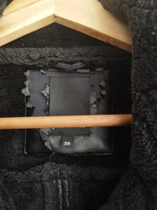 Cazadora negra borreguito interior